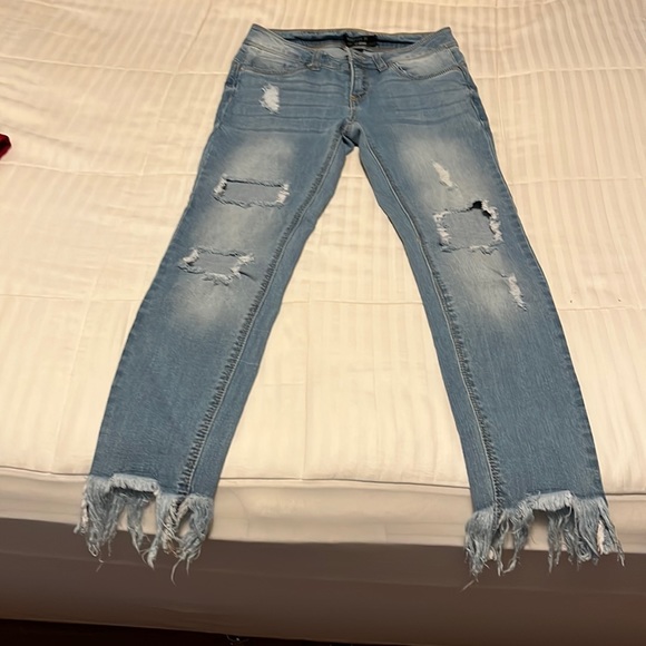 Forever 21 push up jeans. - Picture 1 of 6